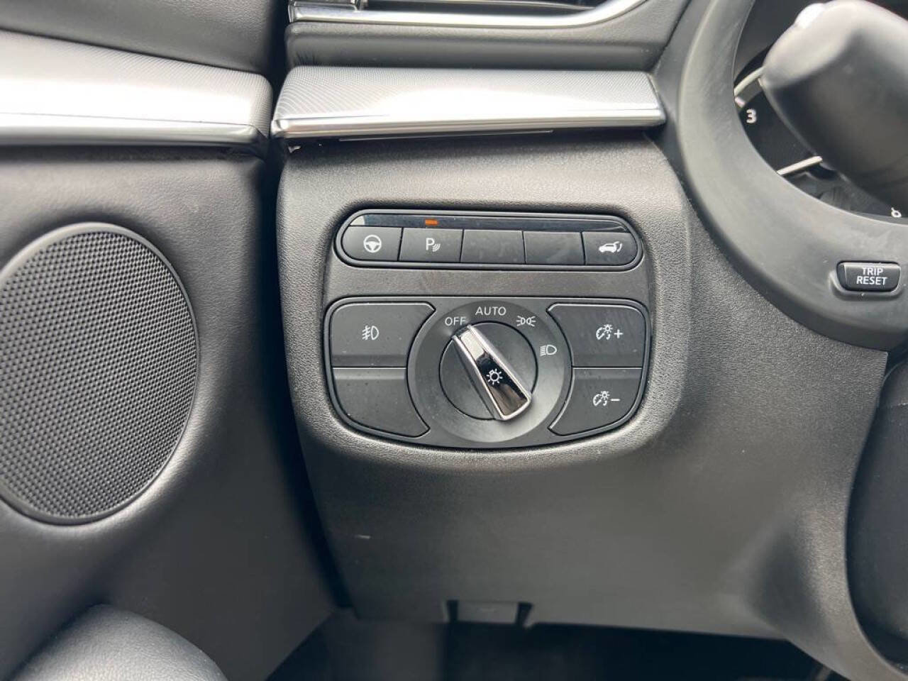 Used 2021 INFINITI QX50 Luxe w/ Cargo Package image 32