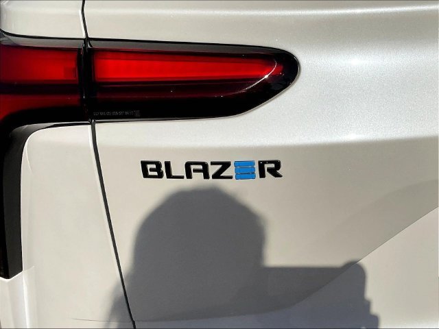 Certified 2024 Chevrolet Blazer EV RS AWD/4WD image 26