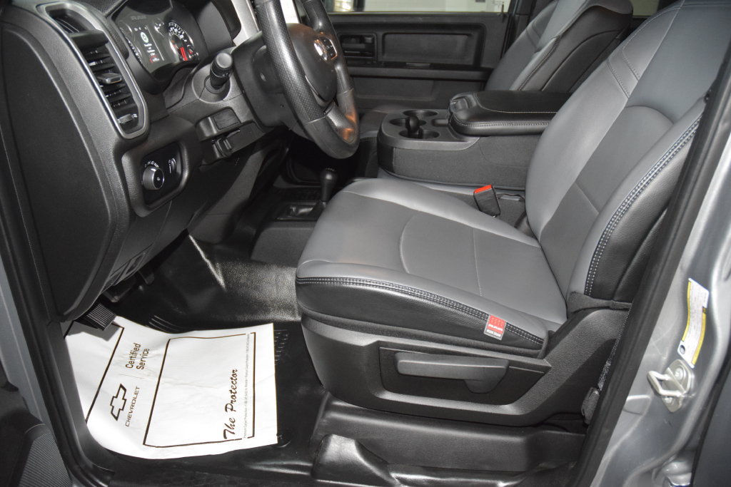 Used 2024 RAM 2500 Tradesman w/ Chrome Appearance Group AWD/4WD image 39