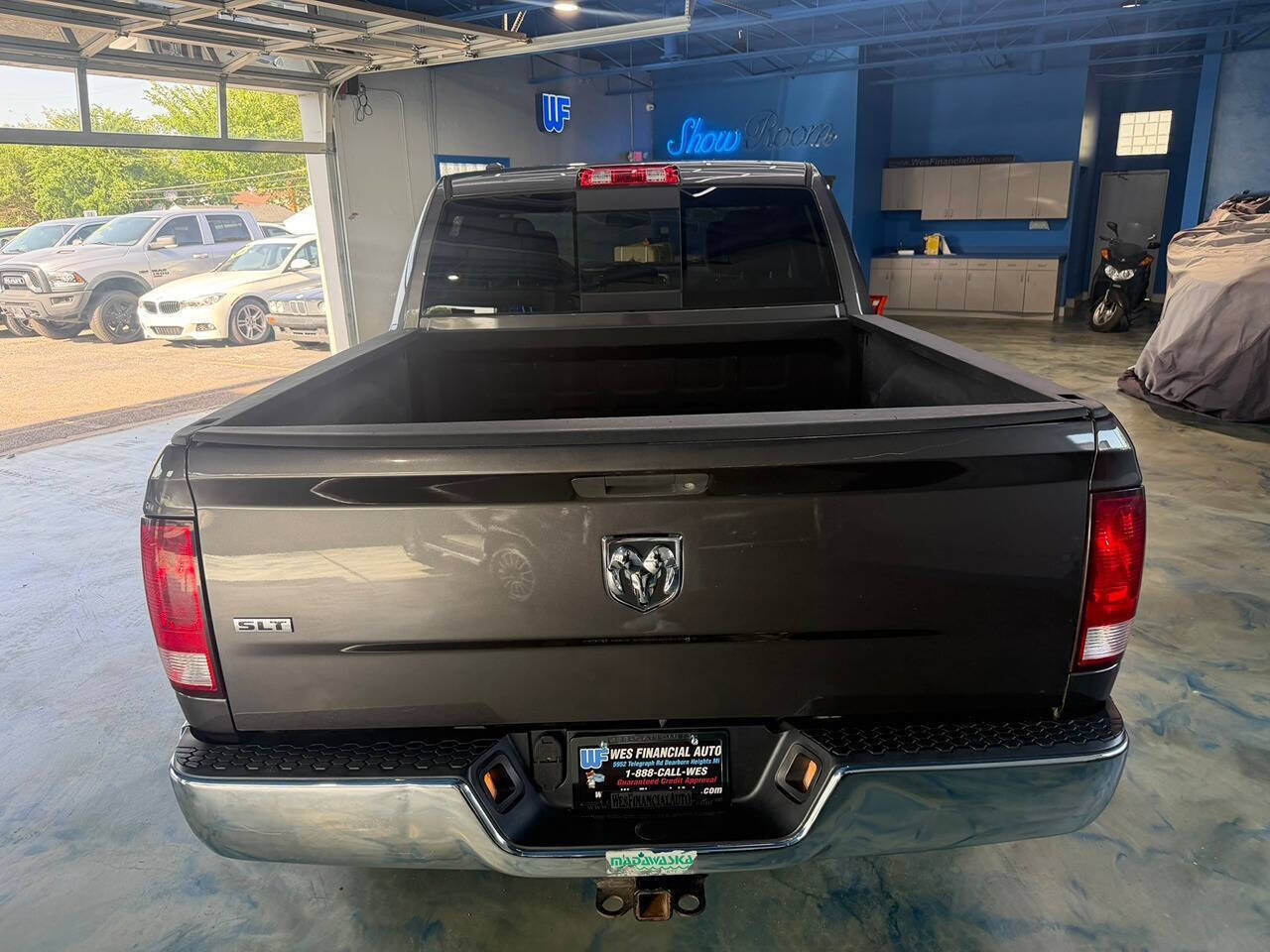 Used 2014 RAM 1500 Classic SLT w/ Luxury Group RWD image 9