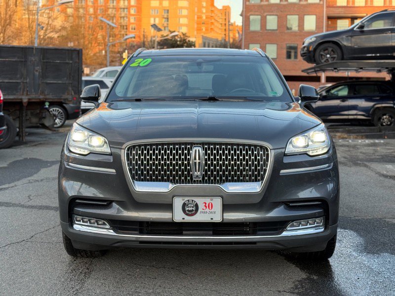 Used 2020 Lincoln Aviator Reserve w/ Equipment Group 202A image 9