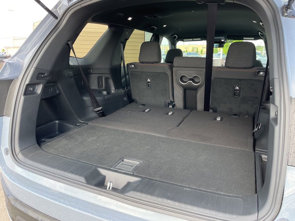 Certified 2025 Honda Pilot Sport image 10