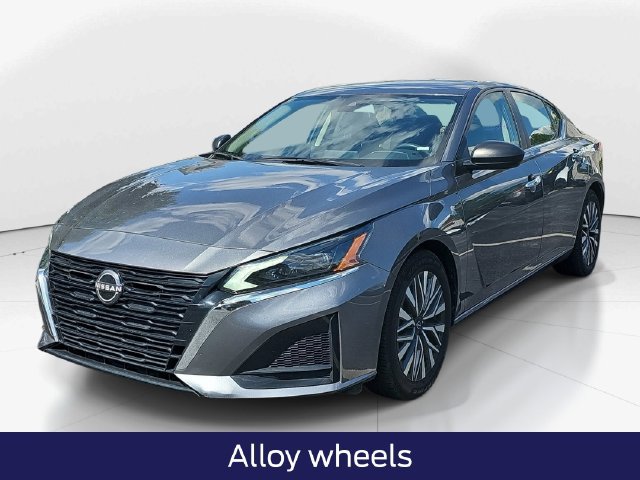Used 2024 Nissan Altima 2.5 SV FWD image 9