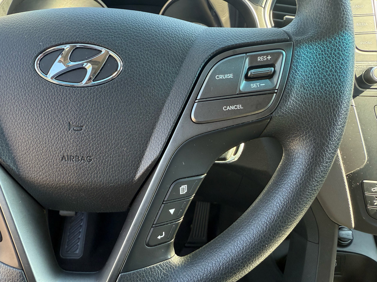 Used 2018 Hyundai Santa Fe Sport image 22