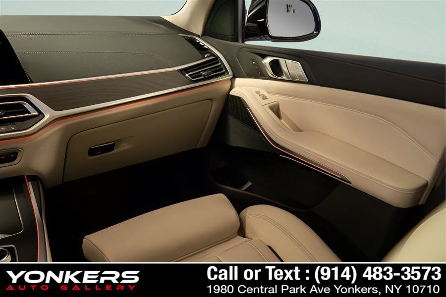 Used 2022 BMW X7 xDrive40i w/ Executive Package image 52