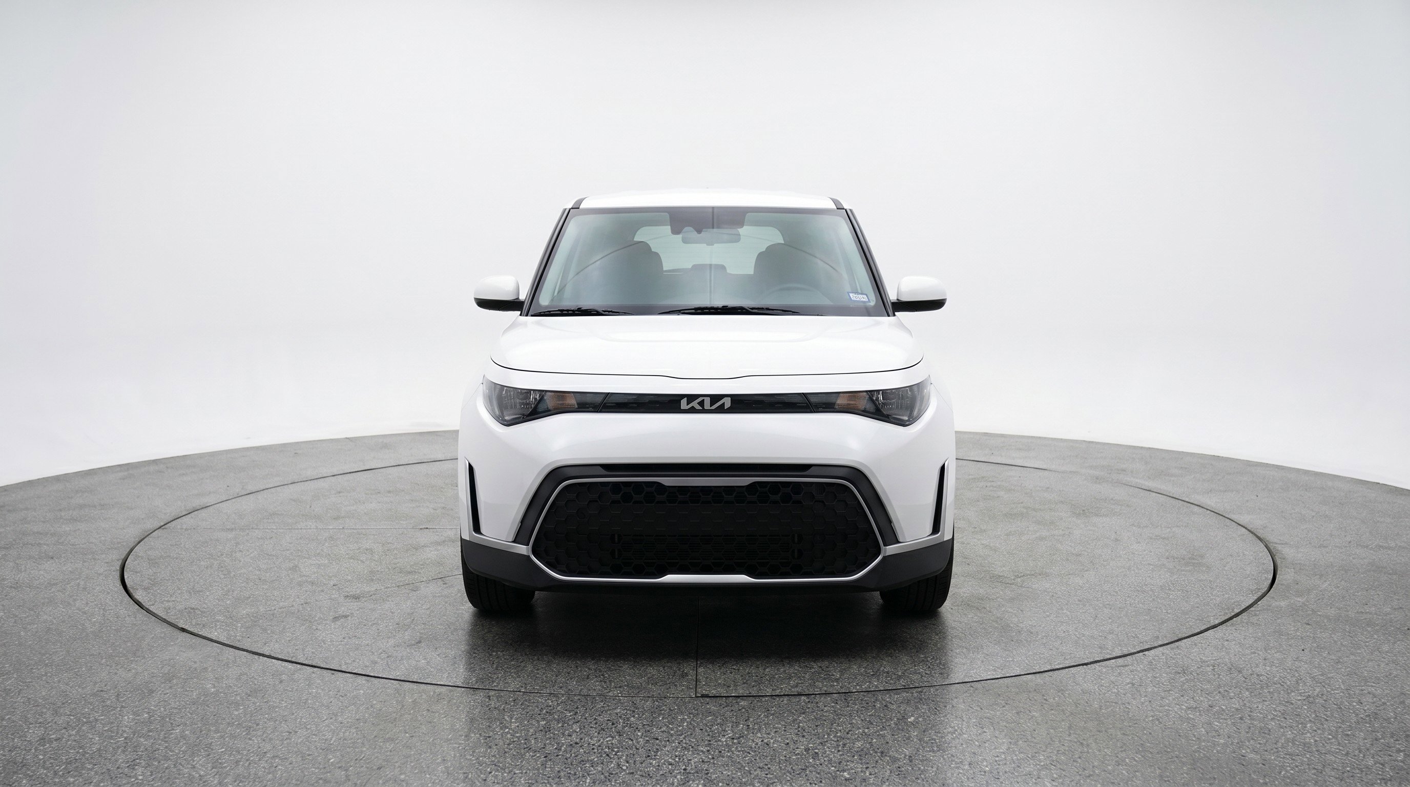 Used 2025 Kia Soul LX w/ LX Technology Package FWD image 2