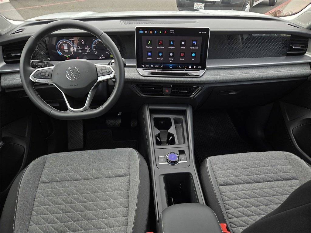 Used 2025 Volkswagen Tiguan S image 14