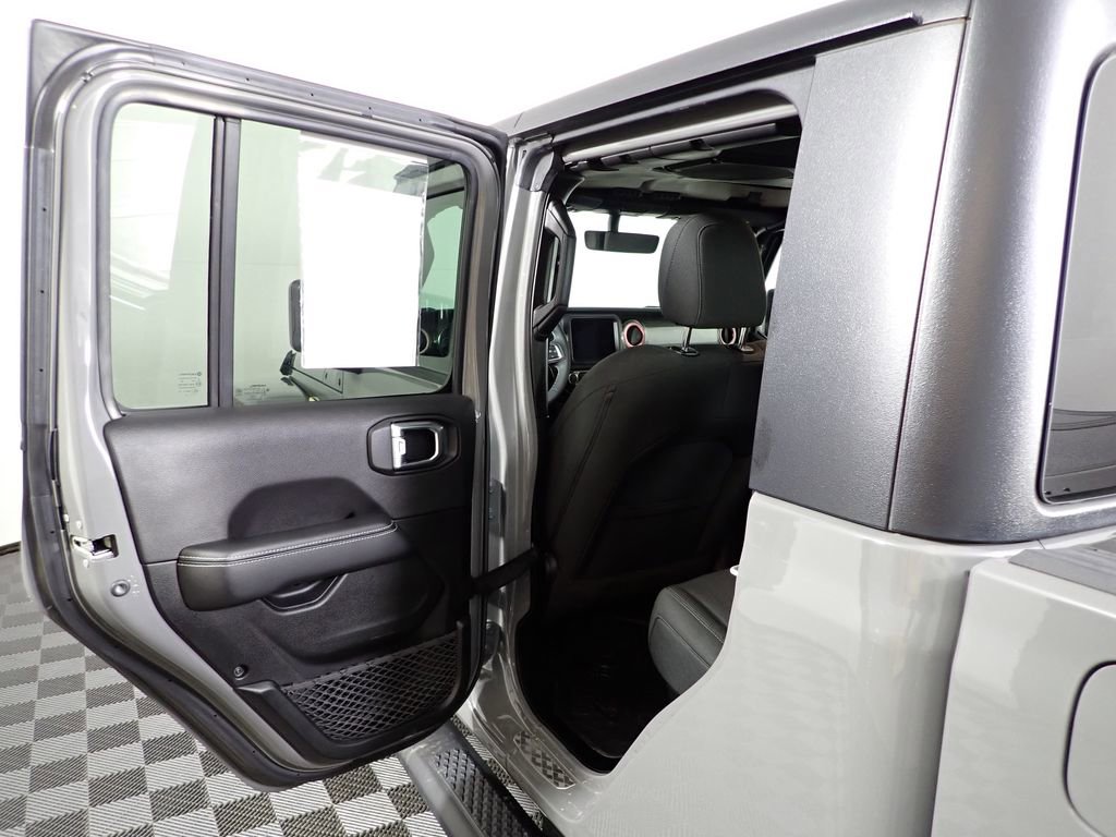 Used 2023 Jeep Gladiator Overland image 40