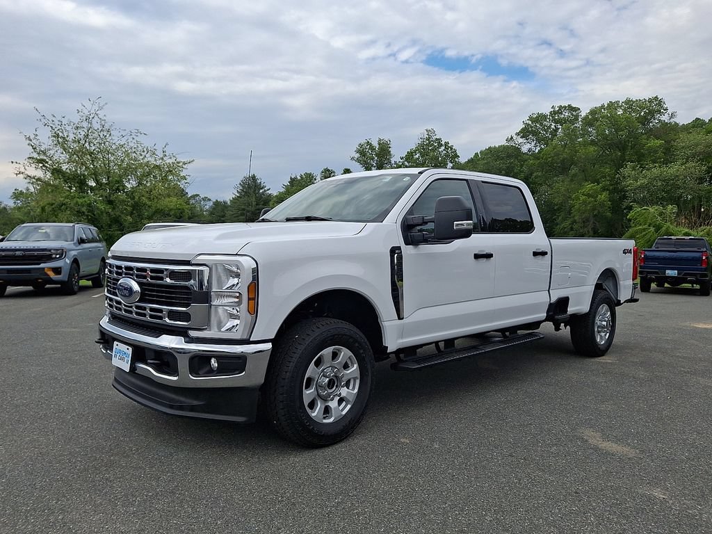 Used 2024 Ford F250 XLT AWD/4WD image 3