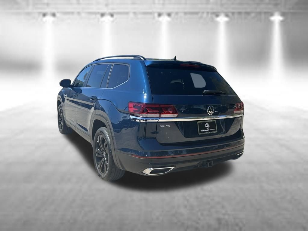 Used 2023 Volkswagen Atlas SE w/ Black Wheel Package FWD image 3