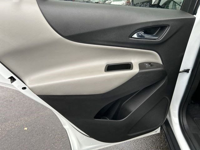 Used 2020 Chevrolet Equinox LS w/ LS Convenience Package image 33