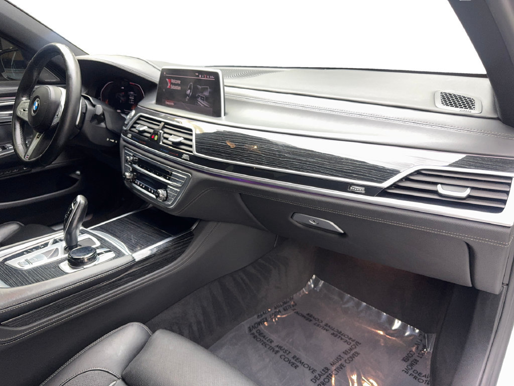 Used 2022 BMW 750i xDrive w/ Executive Package AWD/4WD image 55