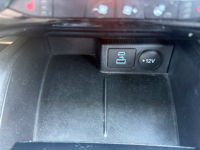 Used 2022 Ford Escape SE w/ Cold Weather Package FWD image 31