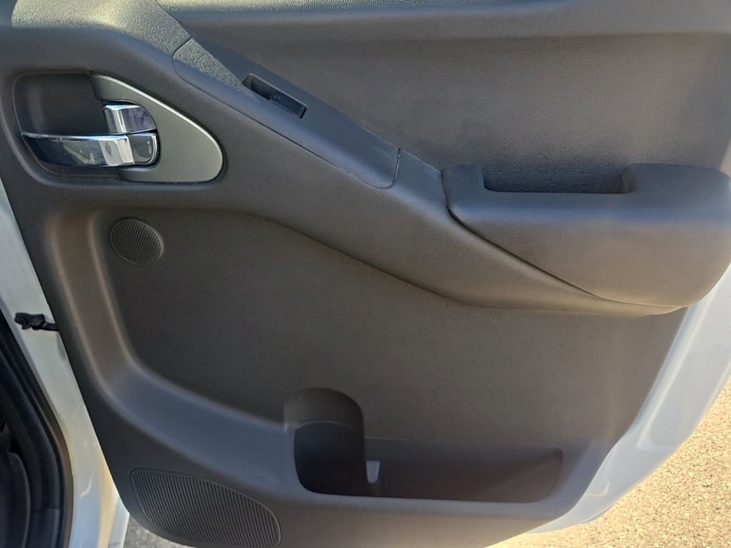 Used 2015 Nissan Frontier PRO-4X w/ Pro-4x Luxury Package image 30