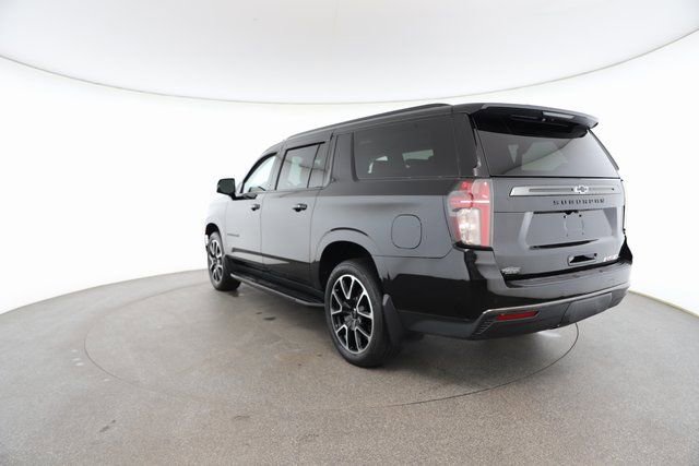 Used 2022 Chevrolet Suburban RST w/ Luxury Package image 11
