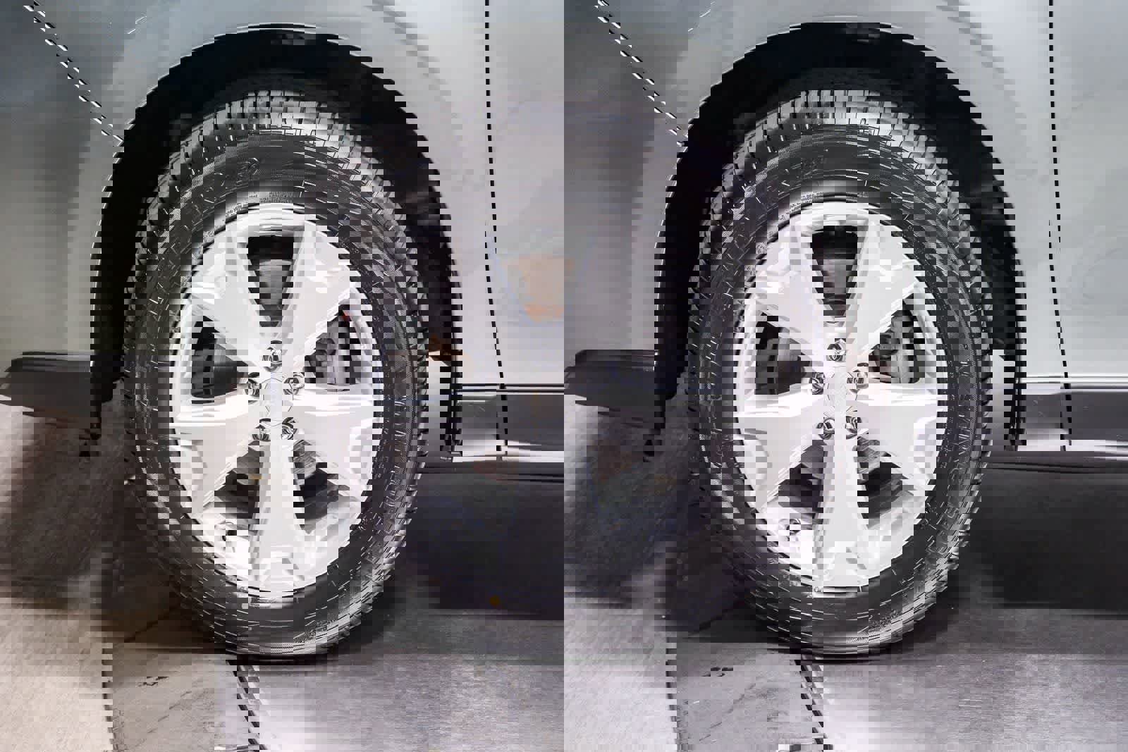 Used 2015 Subaru Forester 2.5i Premium w/ All-Weather Package image 9