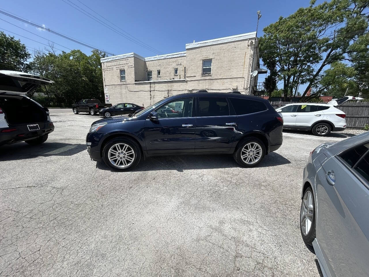 Used 2015 Chevrolet Traverse LT w/ Traveler's Package FWD image 4
