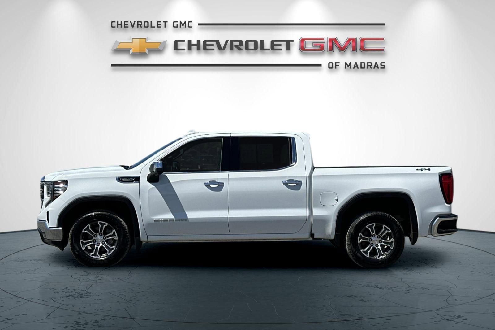 Used 2024 GMC Sierra 1500 SLT image 6