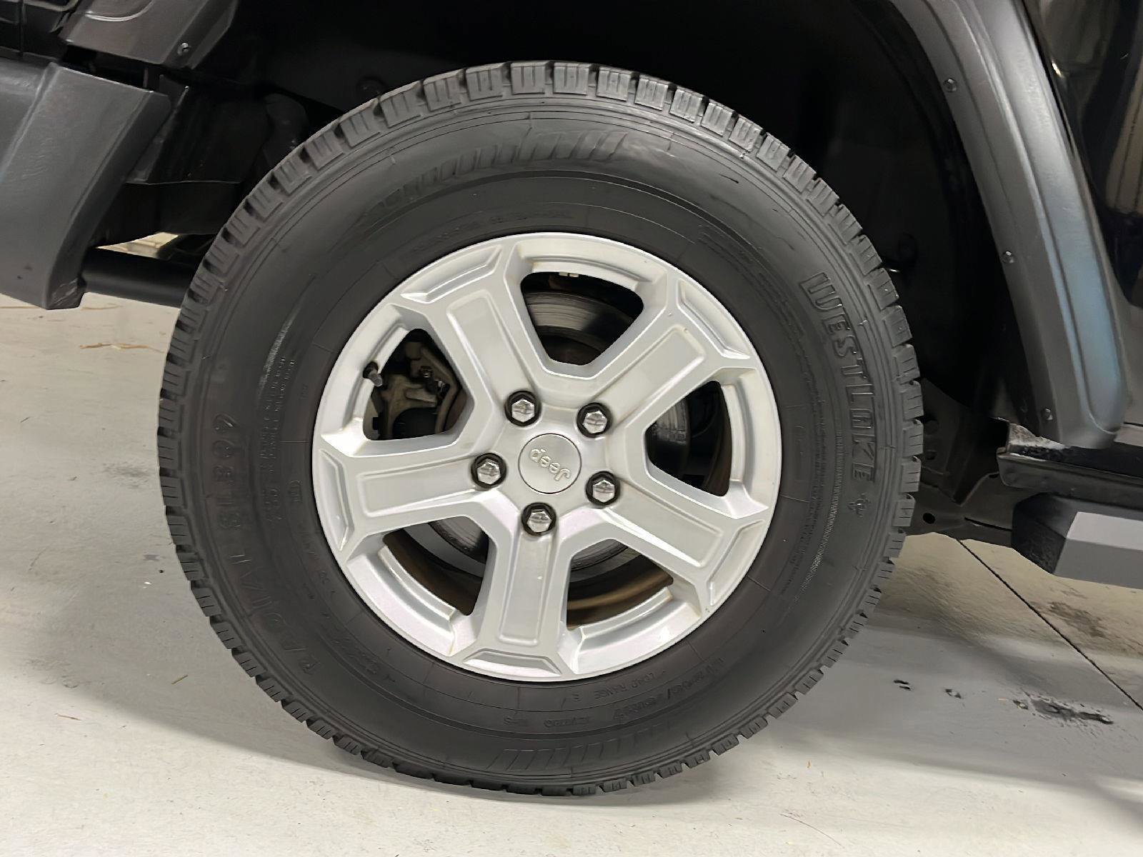 Used 2020 Jeep Wrangler Sport S image 26