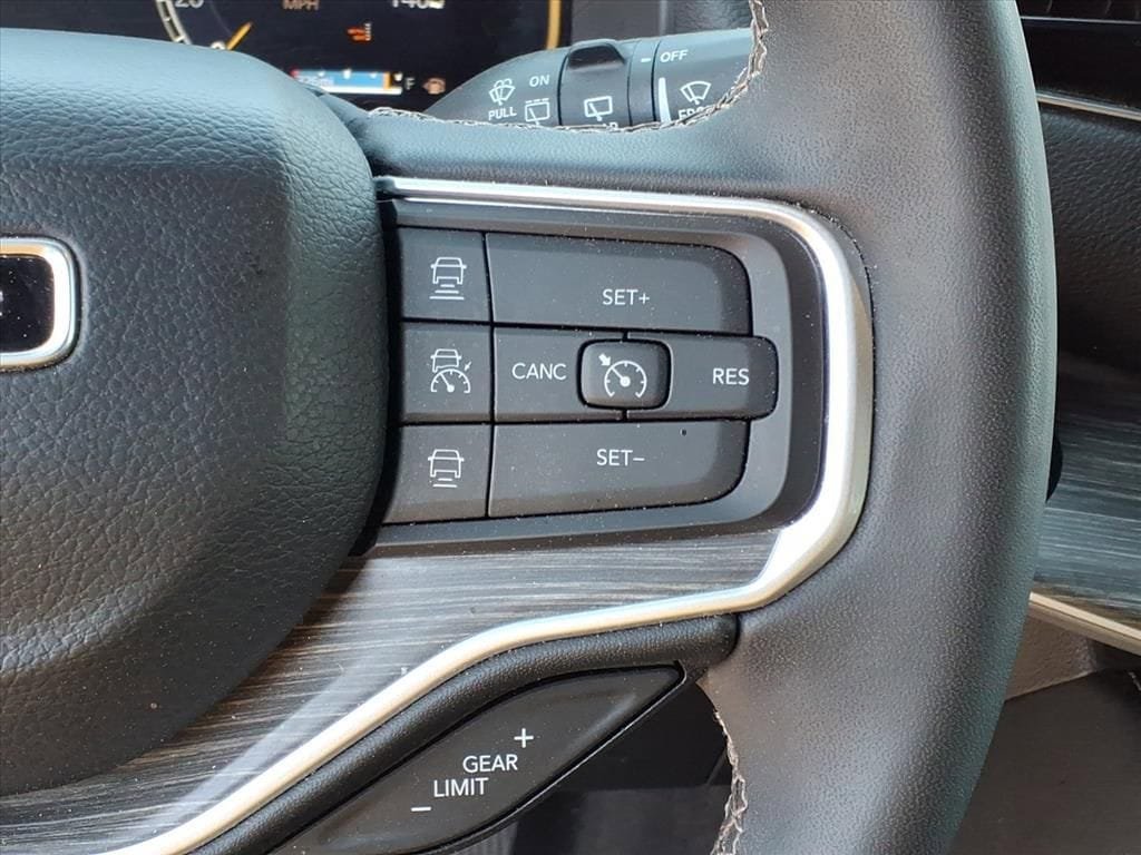 Used 2024 Jeep Wagoneer Series III AWD/4WD image 20