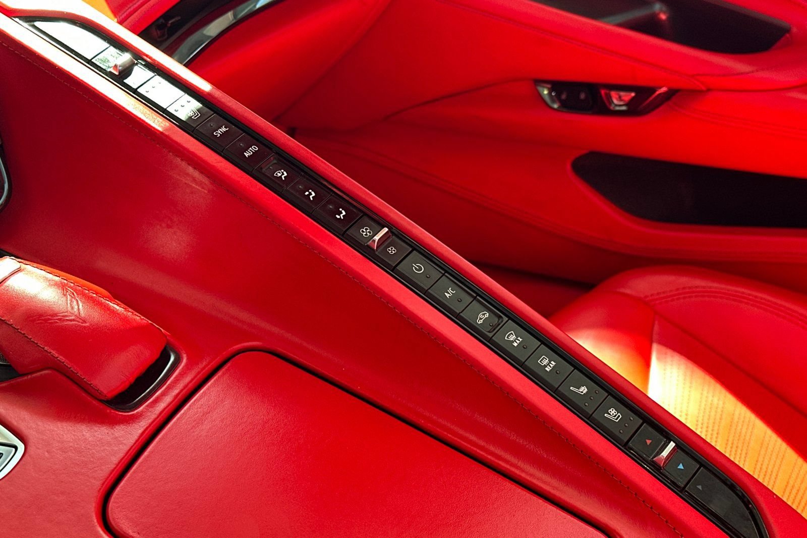 Used 2023 Chevrolet Corvette Stingray Premium Conv w/ Z51 Performance Package RWD image 17