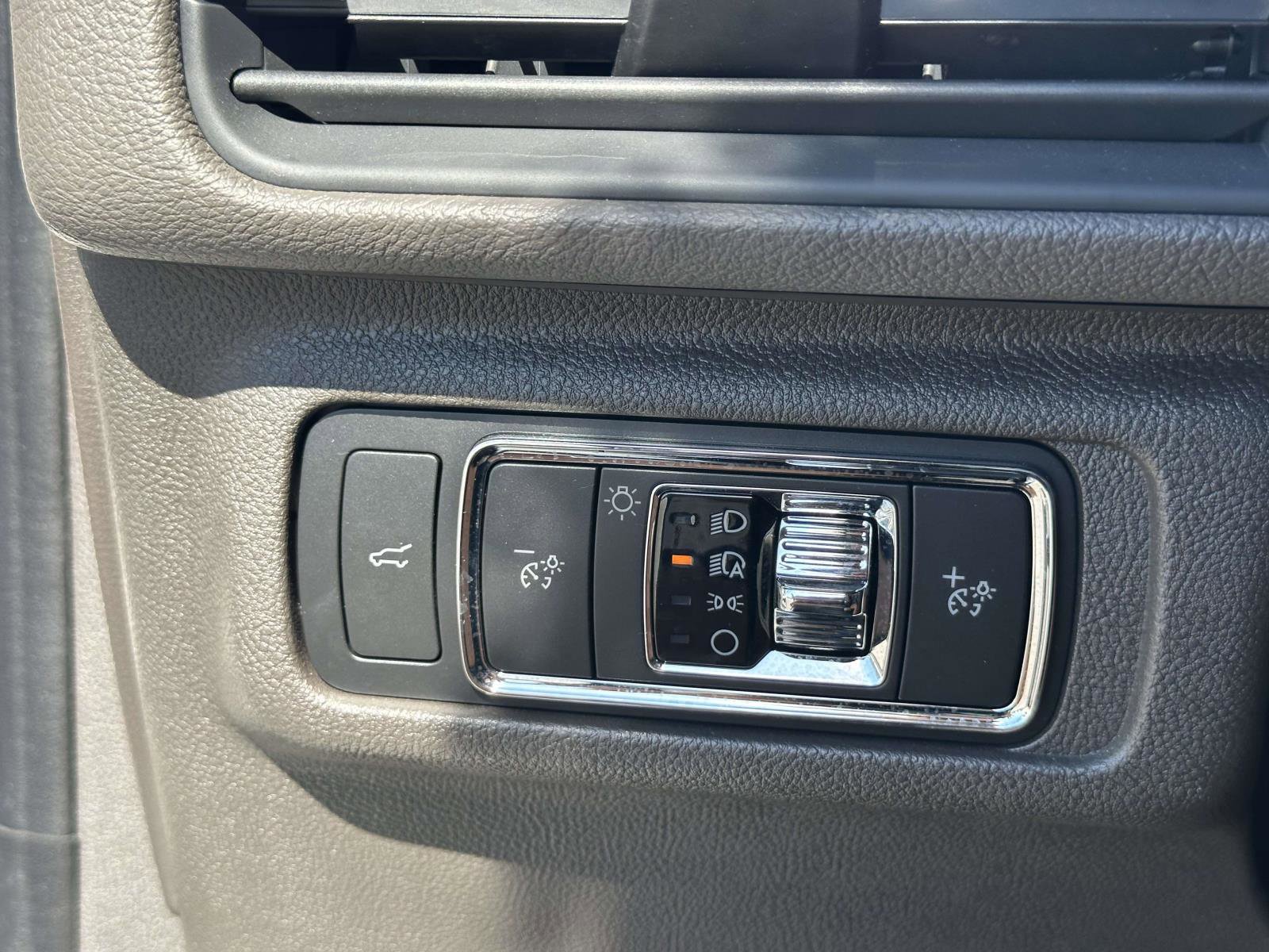 Used 2022 Lincoln Corsair AWD w/ Equipment Group 101A image 29