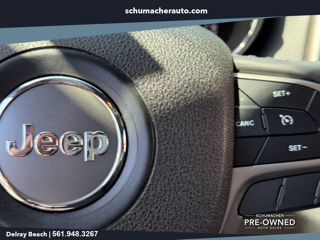 Used 2018 Jeep Grand Cherokee Limited AWD/4WD image 26