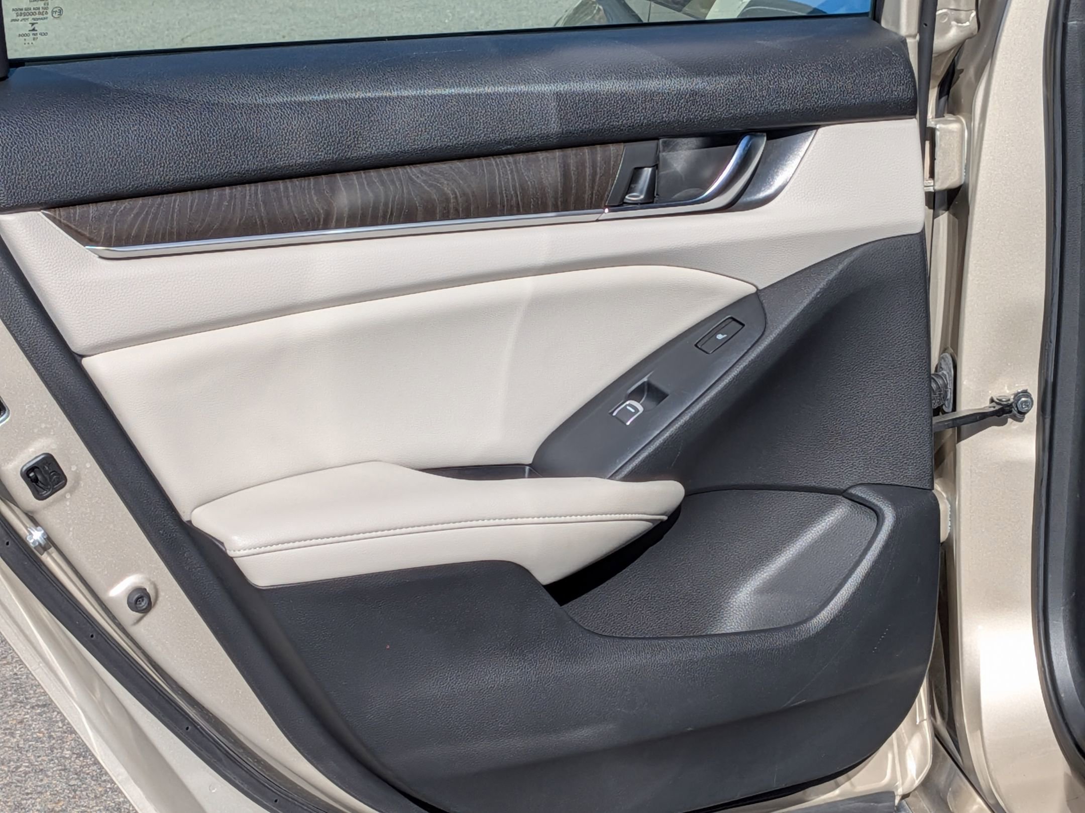 Used 2020 Honda Accord Touring image 30