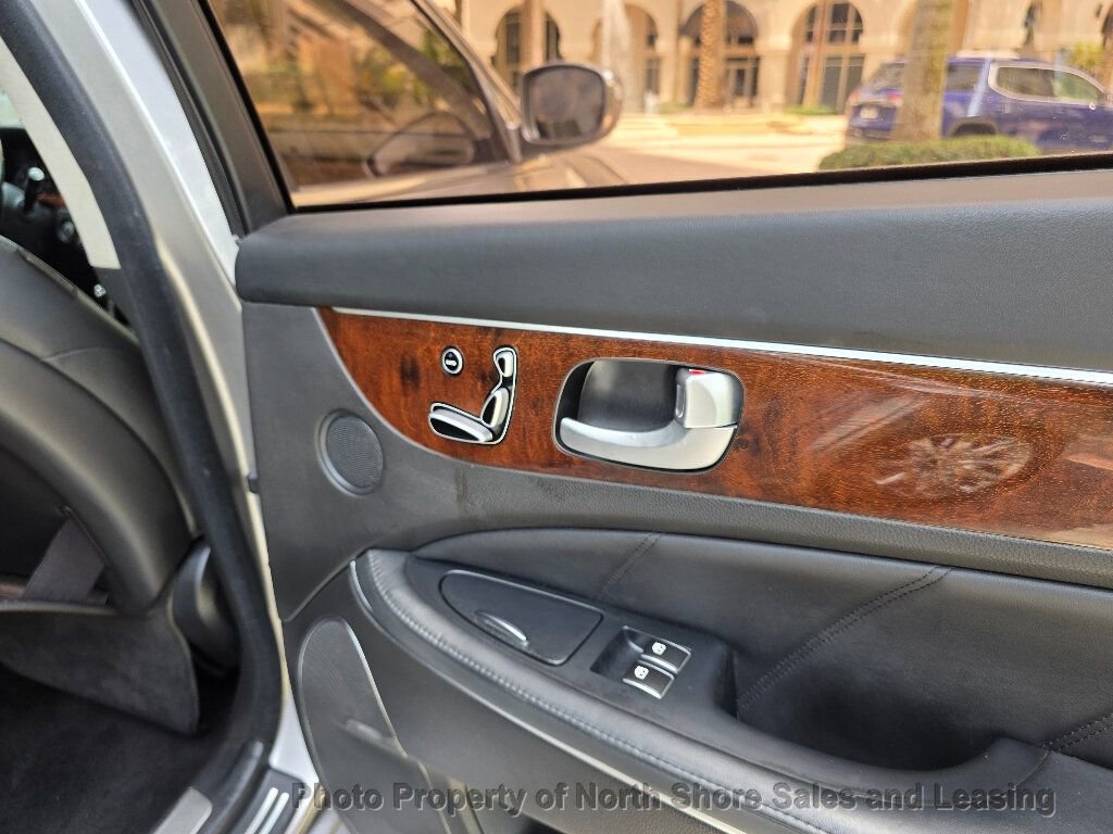 Used 2013 Hyundai Equus Signature RWD image 48