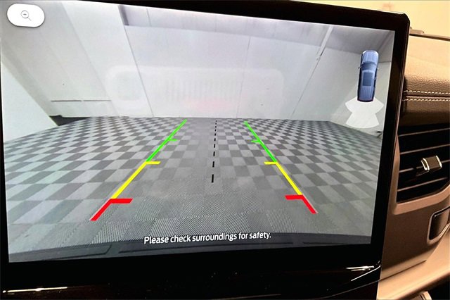 Used 2022 Ford Expedition XLT image 26