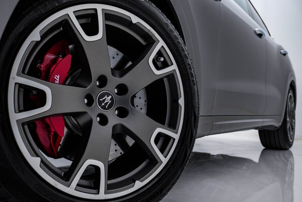 Certified 2022 Maserati Levante Modena image 5