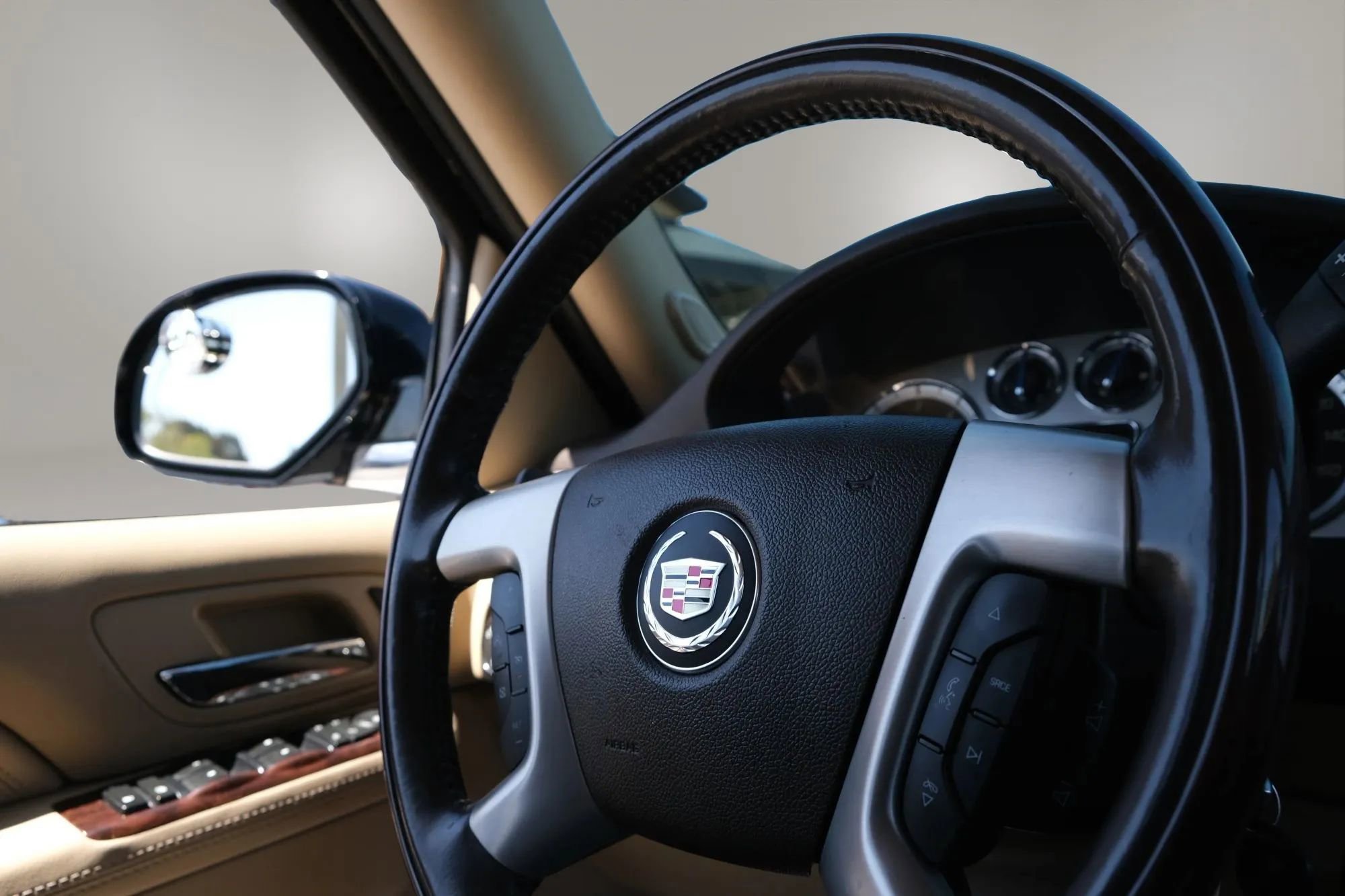 Used 2013 Cadillac Escalade EXT Premium image 43