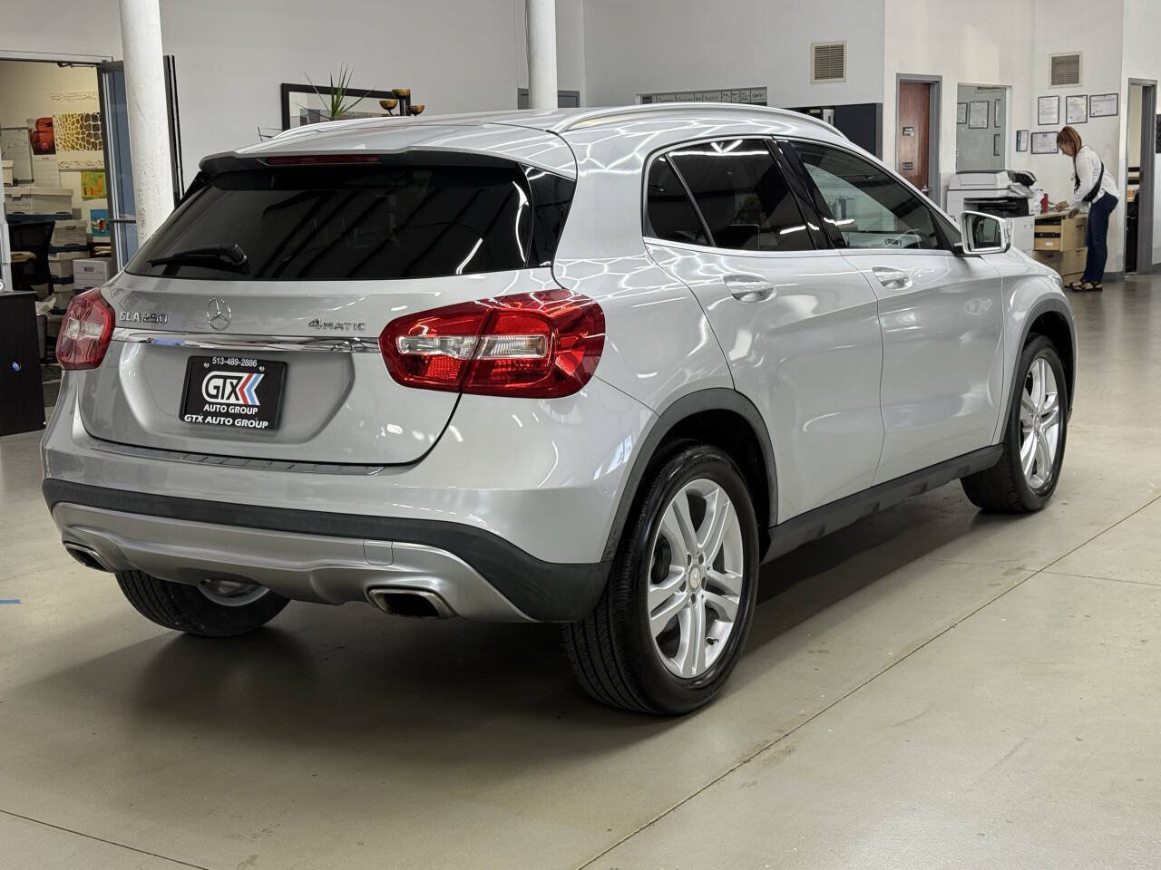 Used 2017 Mercedes-Benz GLA 250 4MATIC image 2