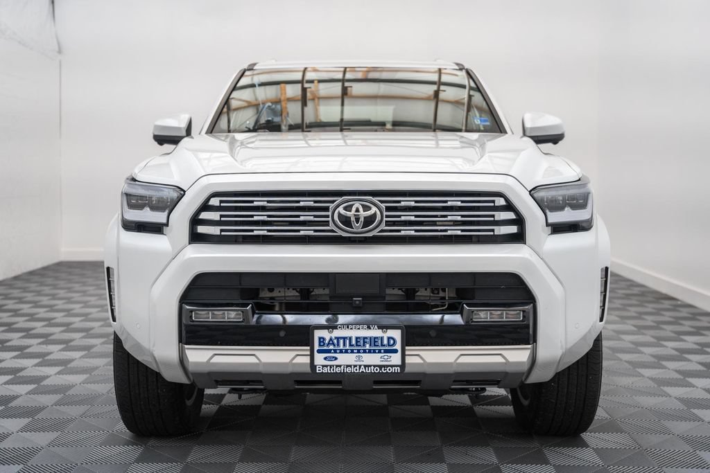 Used 2025 Toyota 4Runner Limited AWD/4WD image 2