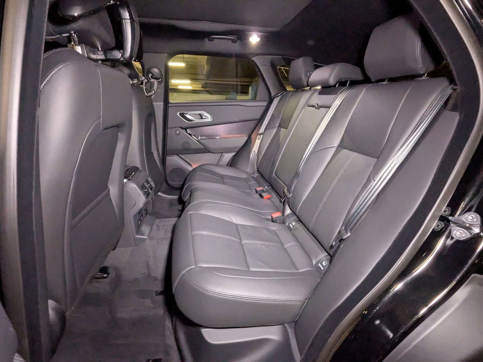 New 2026 Land Rover Range Rover Velar Dynamic SE image 16