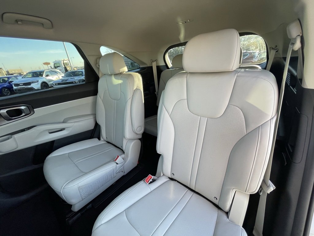 Used 2022 Kia Sorento S image 26