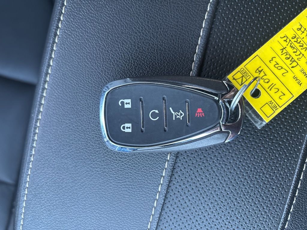 Used 2023 Chevrolet Traverse Premier image 36