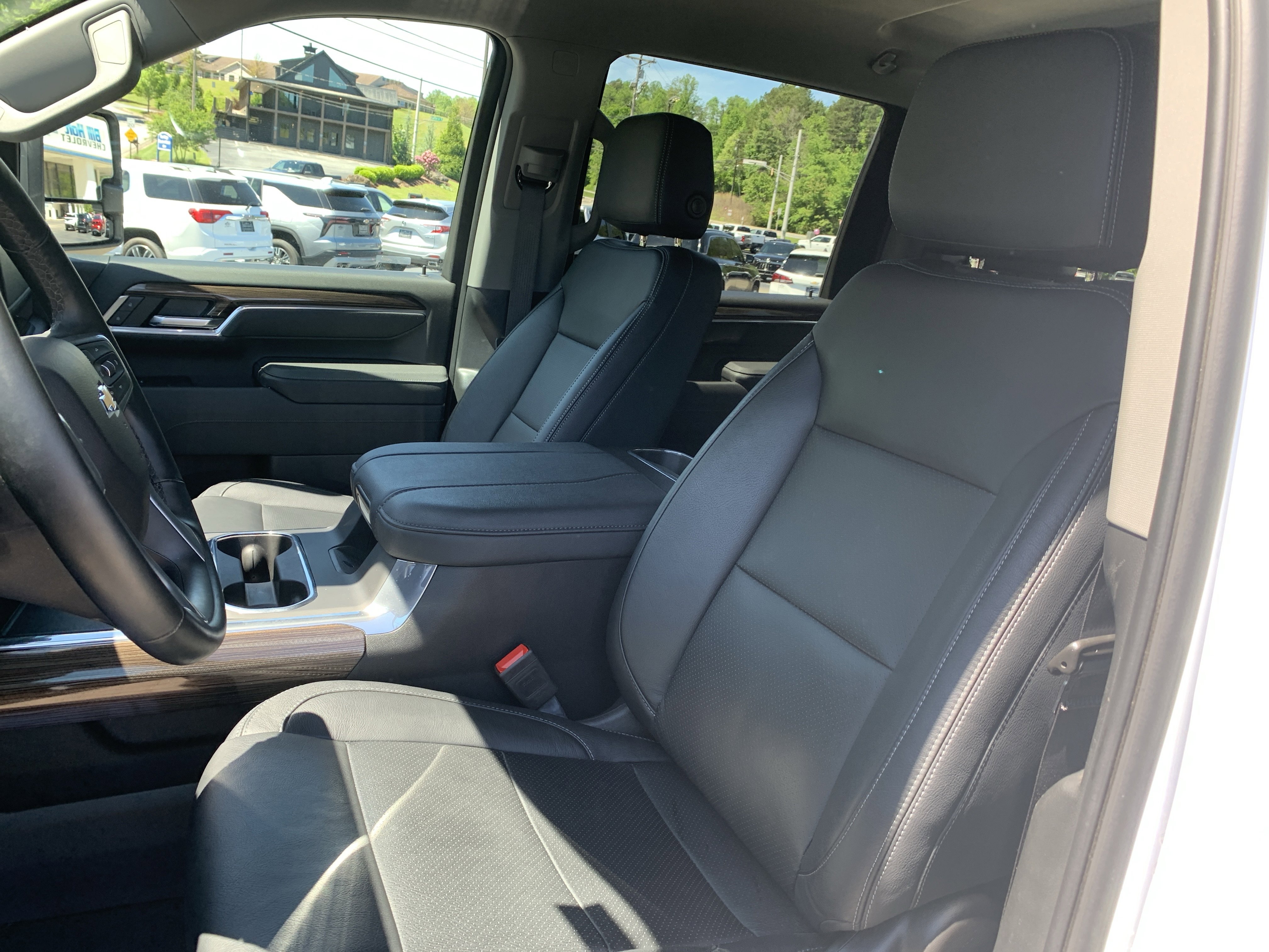 Used 2025 Chevrolet Silverado 3500 LT w/ Convenience Package AWD/4WD image 23