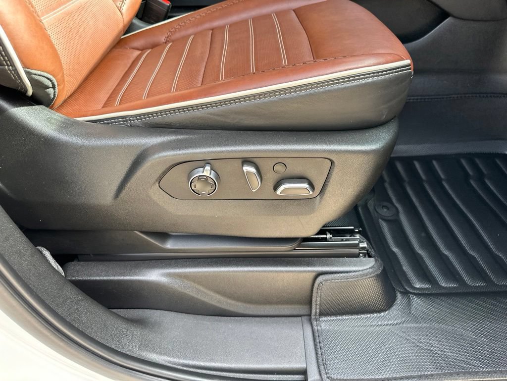 Certified 2023 GMC Yukon XL Denali Ultimate AWD/4WD image 34
