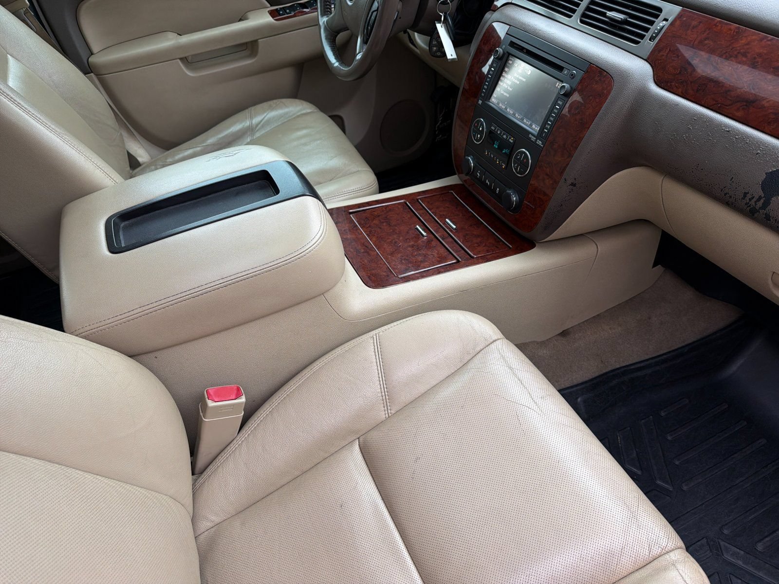 Used 2013 Chevrolet Tahoe LTZ AWD/4WD image 16