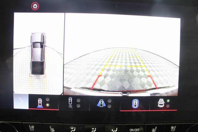 Used 2024 GMC Canyon Denali image 4