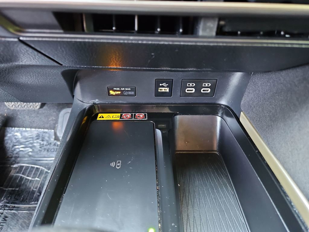 Used 2025 Toyota Camry SE FWD image 20