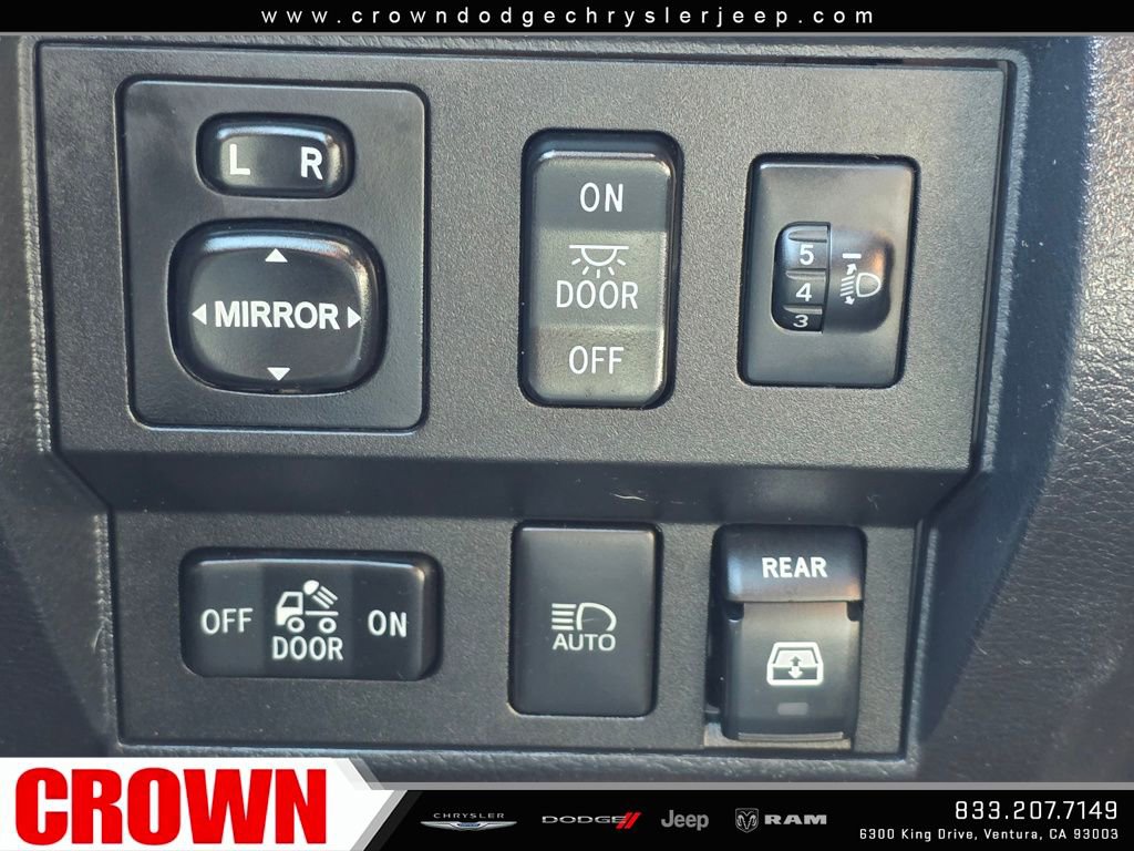 Used 2018 Toyota Tundra SR5 w/ SR5 Upgrade Package image 31