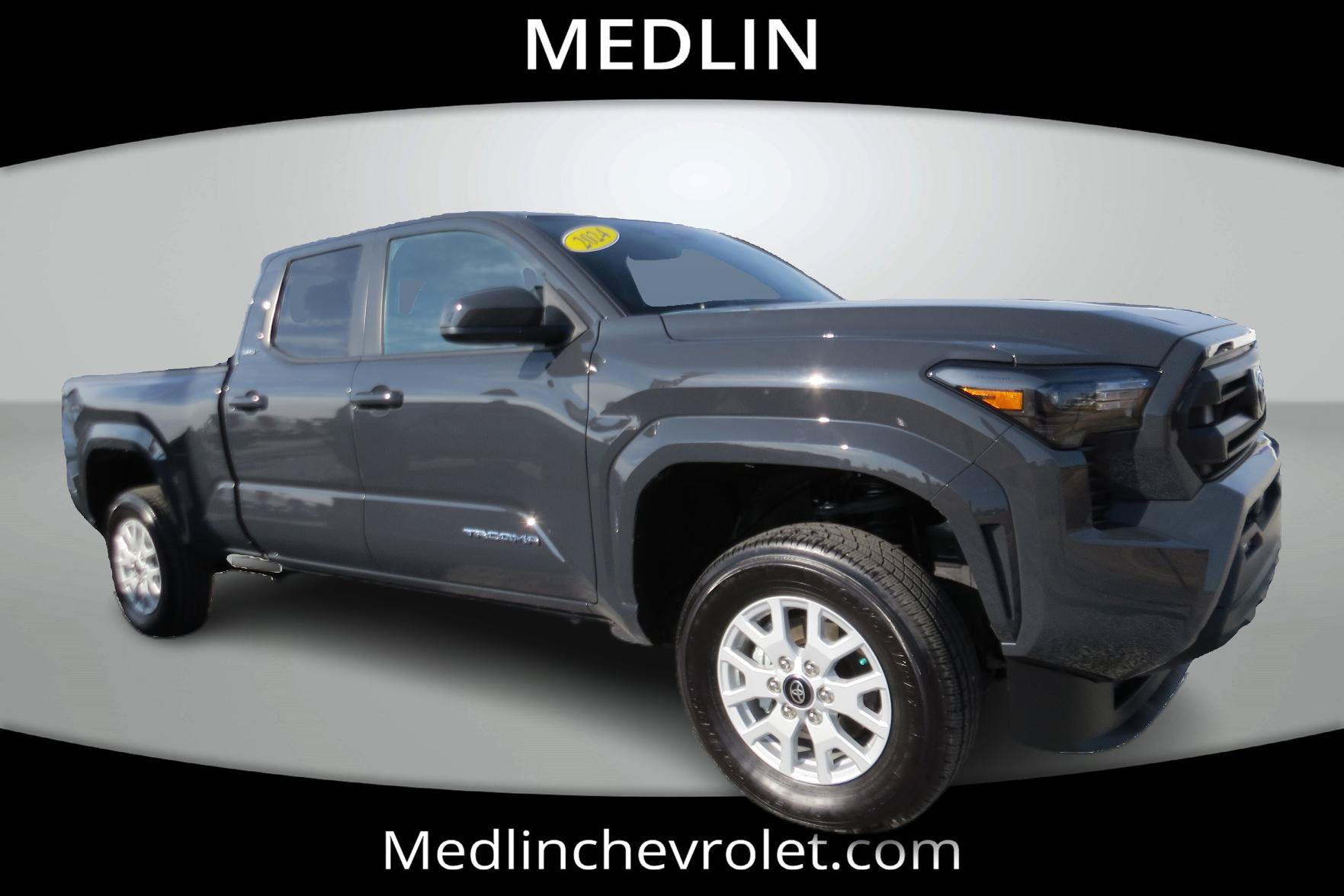Used 2024 Toyota Tacoma SR5 AWD/4WD image 1