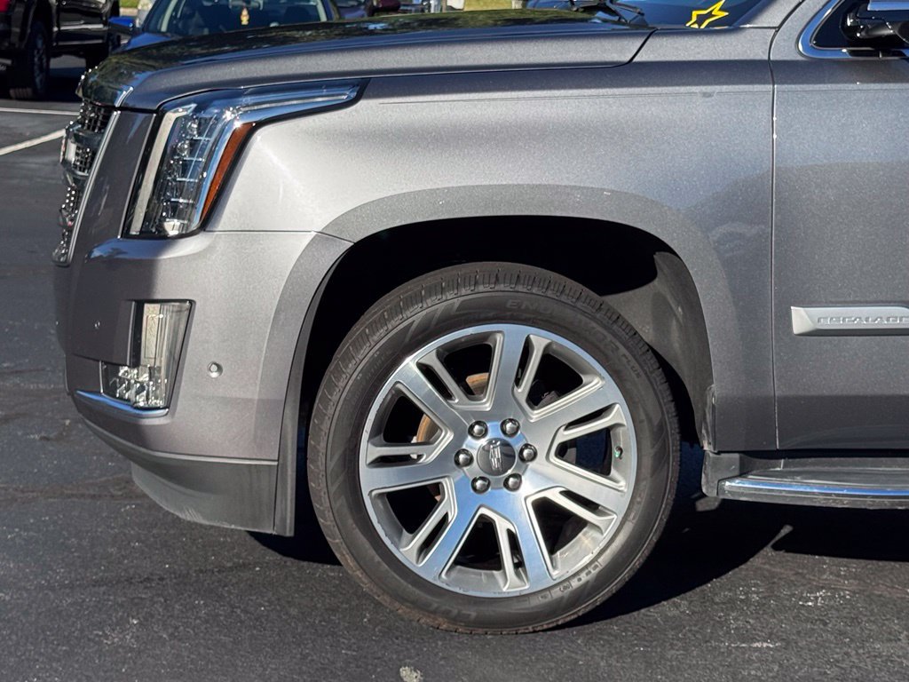 Used 2020 Cadillac Escalade Luxury AWD/4WD image 43