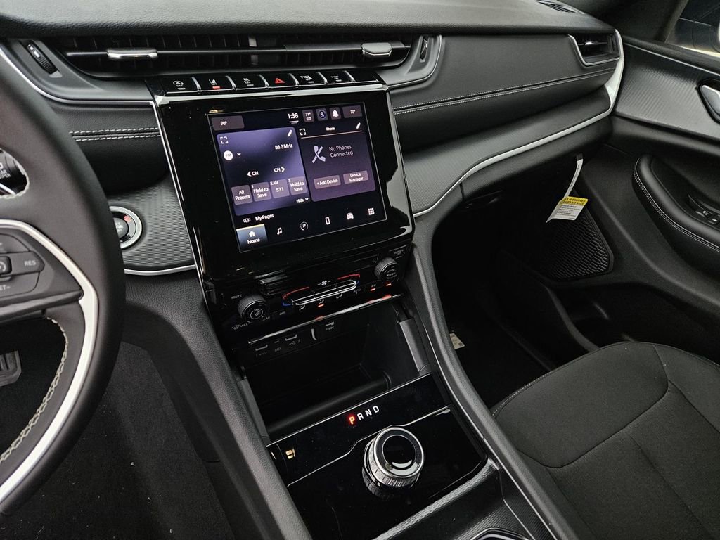 New 2026 Jeep Grand Cherokee Laredo AWD/4WD image 17