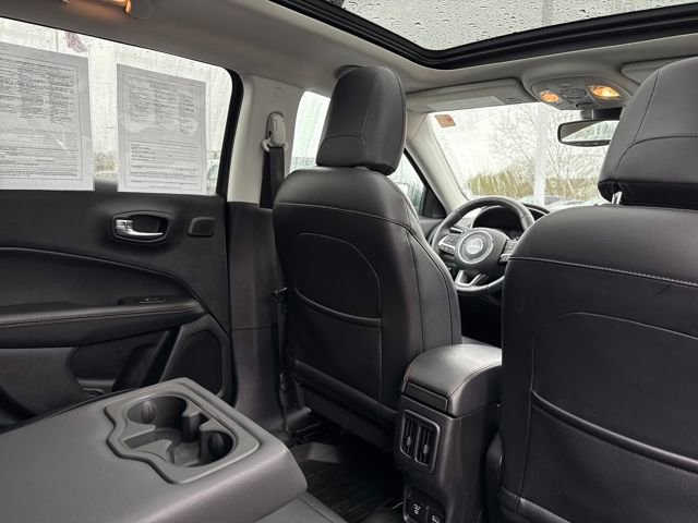 Used 2017 Jeep Compass Limited image 22