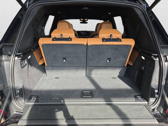 Used 2024 BMW X7 xDrive40i w/ Executive Package image 13