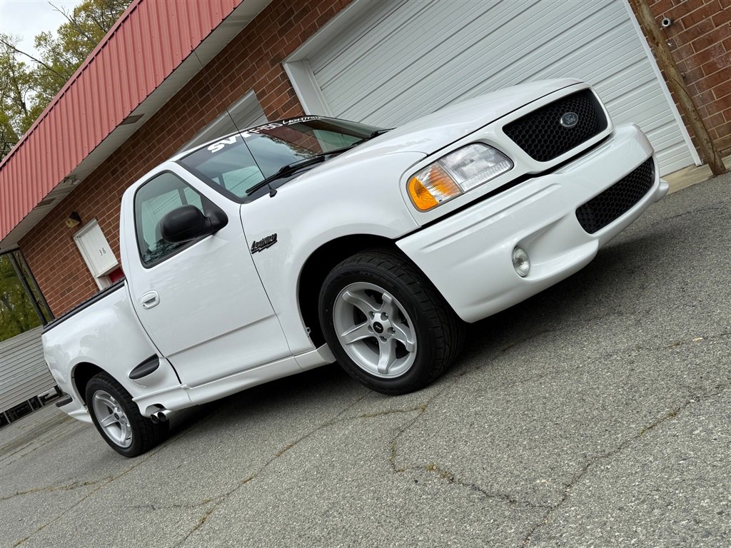 Used 1999 Ford F150 Lightning image 26