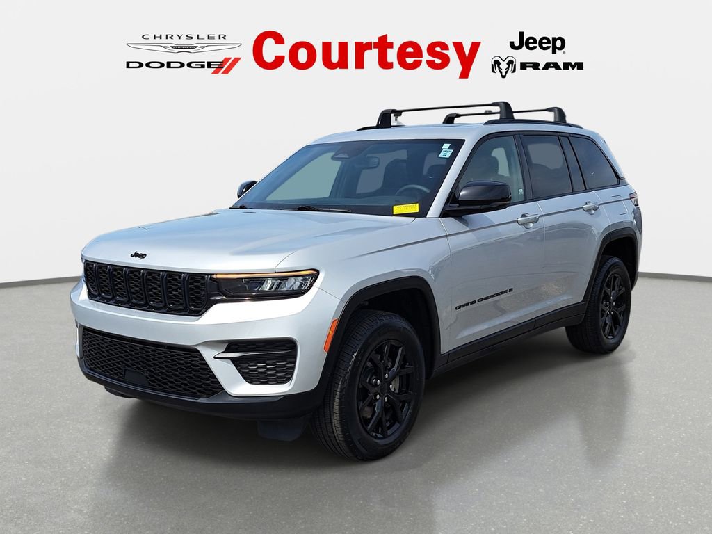 Certified 2024 Jeep Grand Cherokee Altitude AWD/4WD image 9